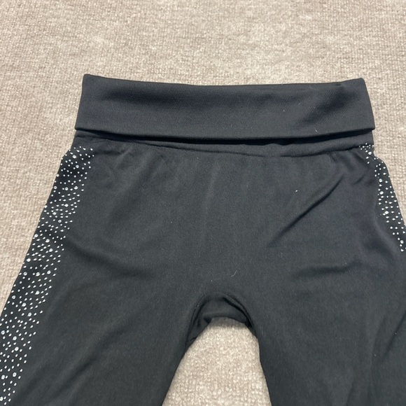 French Laundry Black Leggings with White Speckled Sides - Picture 4 of 4